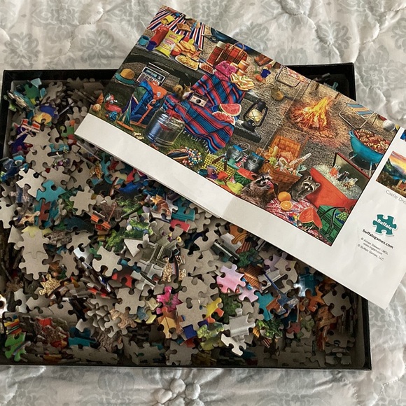 THOUSAND PIECE PUZZLE COLLECTIOI
Aimee Stewvert
FAMILY CAMPSITE - Picture 2 of 2